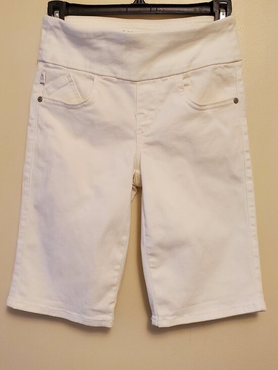 Rock & Republic Pants - Rock & Republic Fever Mid-Rise Bermuda Pull-On White Denim Jean Shorts - 2M